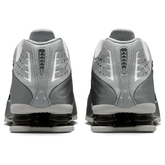 Nike Shox R4